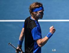 28circle-包含蒂姆回归赛场，问鼎冠军首场状态亮眼，加拿大队观众沸腾！的词条