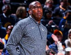 28圈- 田径夜战：岭北灰熊队鏖战云贵貔貅队，速度优势明显争冠格局再洗牌