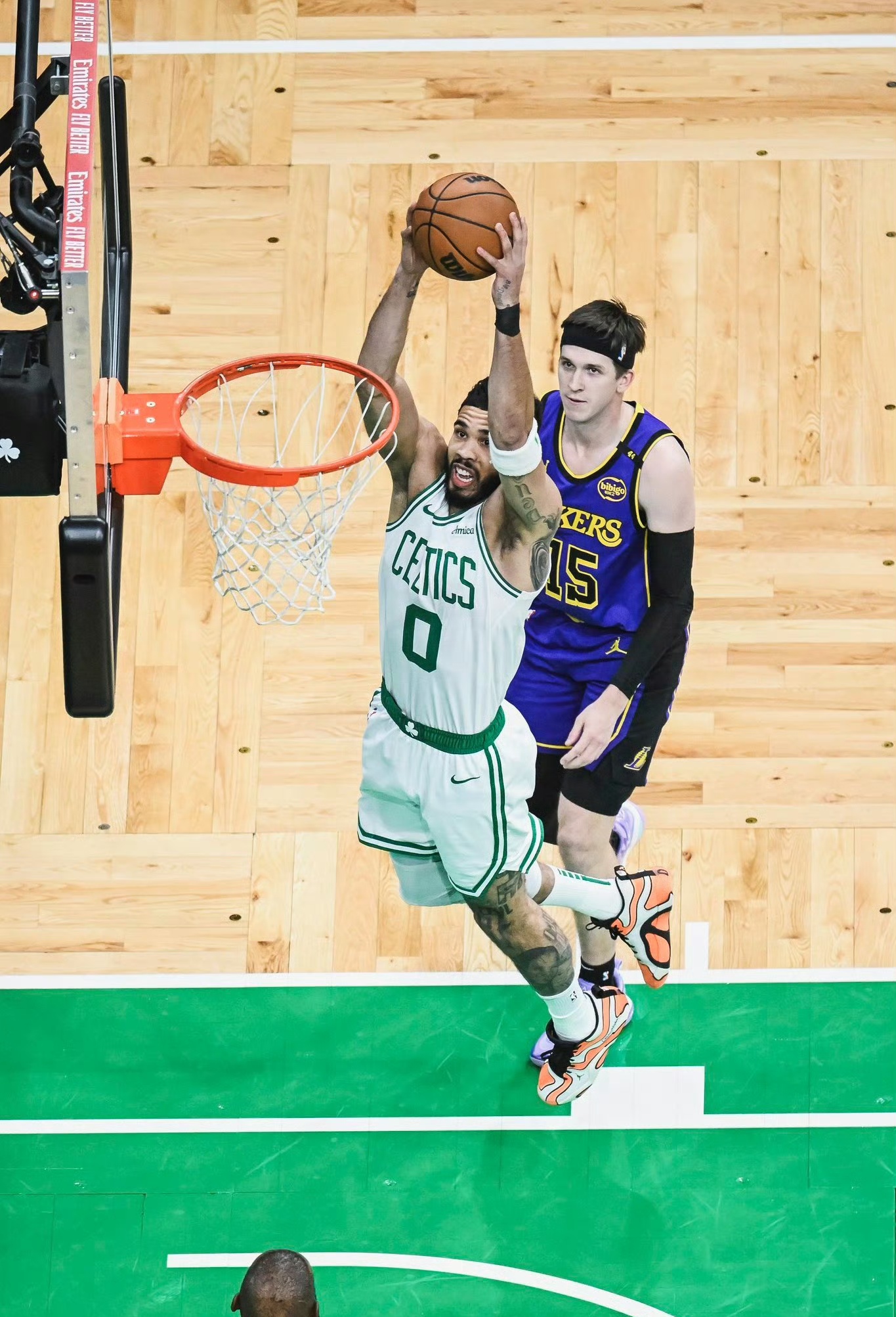 28圈-关于塔图姆在法国队比赛中关键助攻，势不可挡引发热议！的信息