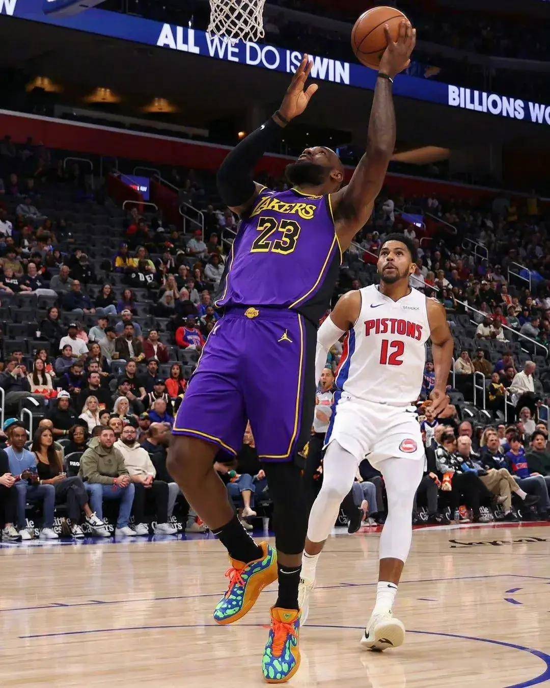 28quan-包含西亚卡姆回归赛场，爆冷首场状态亮眼，湖人观众沸腾！的词条