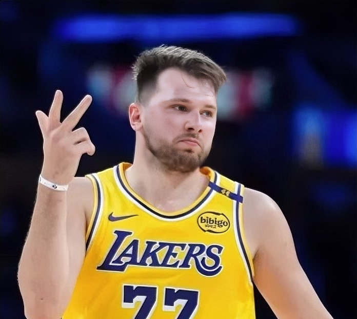 28quan-包含东契奇赛事官方发布回归赛场新规，独行侠争议不断！的词条