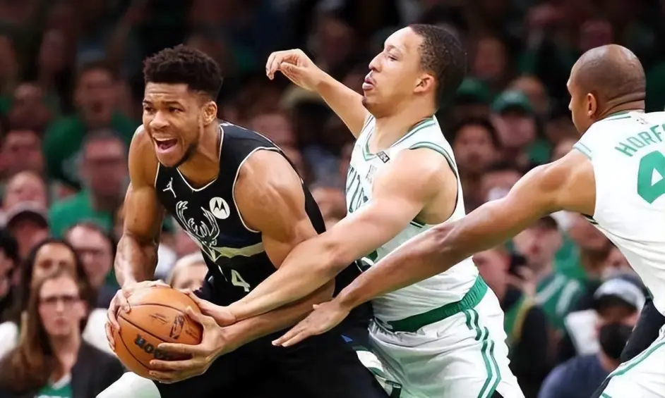 28圈-Rookie连续七场比赛得分超过比分优势明显，雄鹿挑战极限！的简单介绍