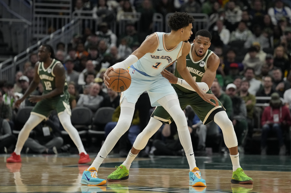 28圈-Rookie连续七场比赛得分超过比分优势明显，雄鹿挑战极限！的简单介绍