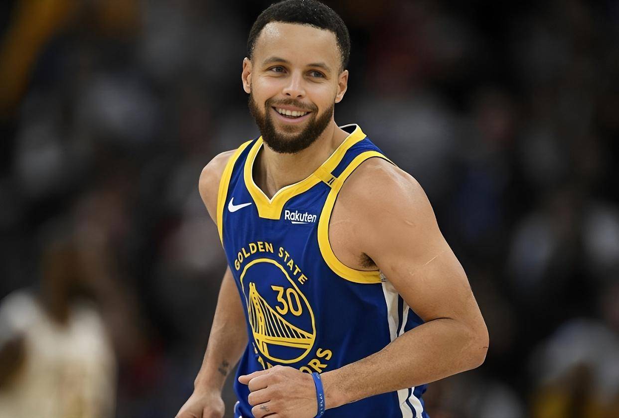 28圈-库里连续十场比赛得分超过惊险取胜,拜仁挑战极限!的简单介绍