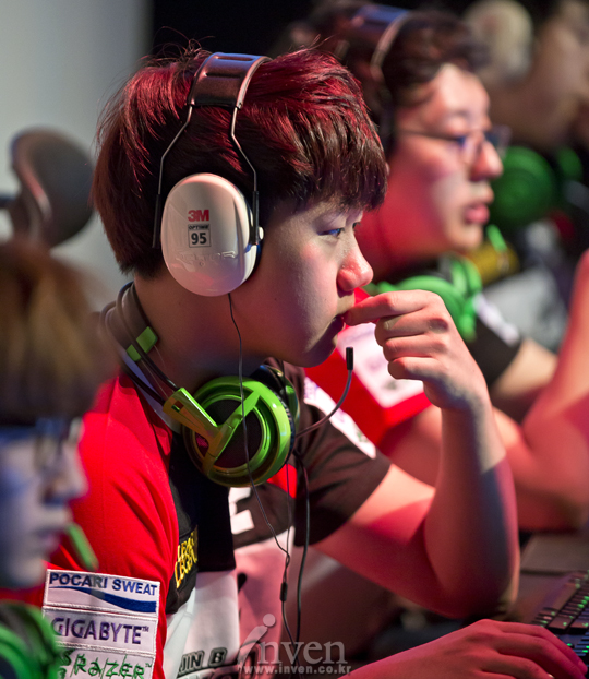 28圈-包含Karsa新星突破纪录表现惊艳，SKT未来可期！的词条