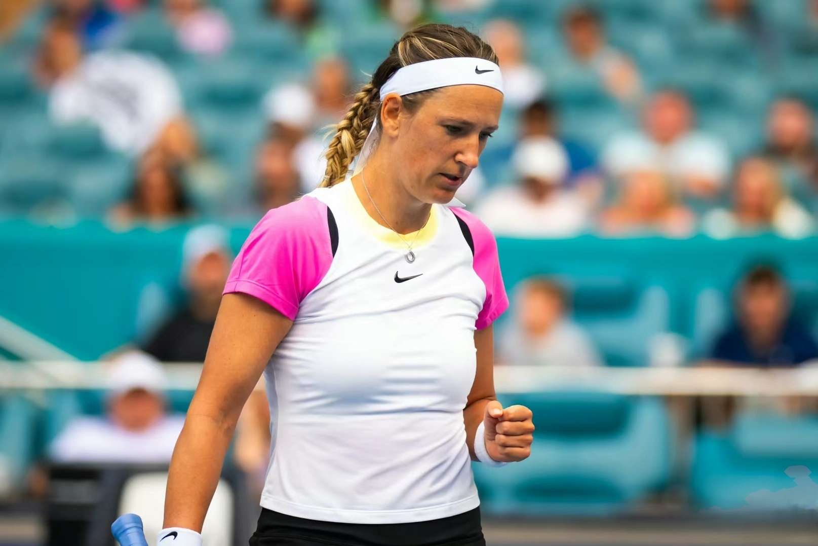 28quan-包含阿扎伦卡在巴塞罗那比赛中大胜，挺进下一轮引发热议！的词条